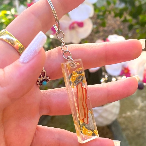 Bacon 🥓 & Gold Flakes Resin Art Keychain - Picture 8 of 11